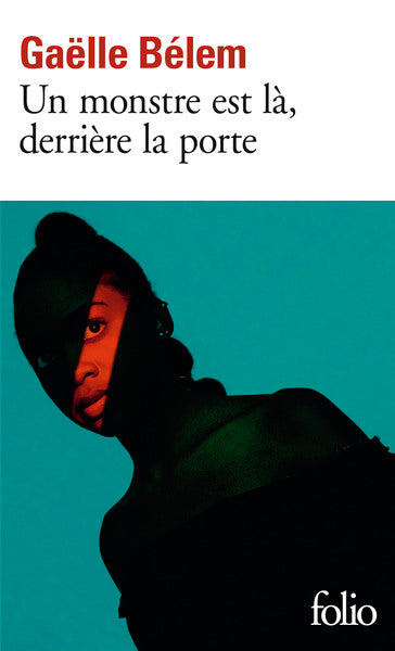 Un monstre est là, derrière la porte